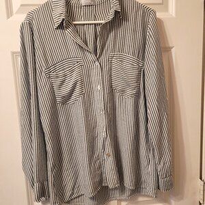 Heroes & Dreamers black/white striped blouse size M